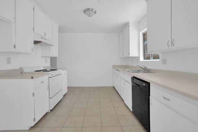 57375 Navajo Trail, Yucca Valley CA: https://media.crmls.org/mediaz/4d80559b-3c4d-40a0-9c68-21021ee9700a.jpg