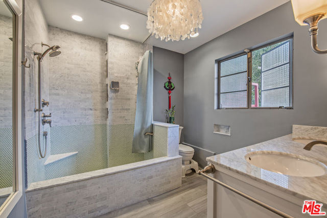 2882 Belden Drive, Los Angeles CA: https://media.crmls.org/mediaz/4d80ee44-0ffc-4ade-93b1-74eaa4ebb949.jpg