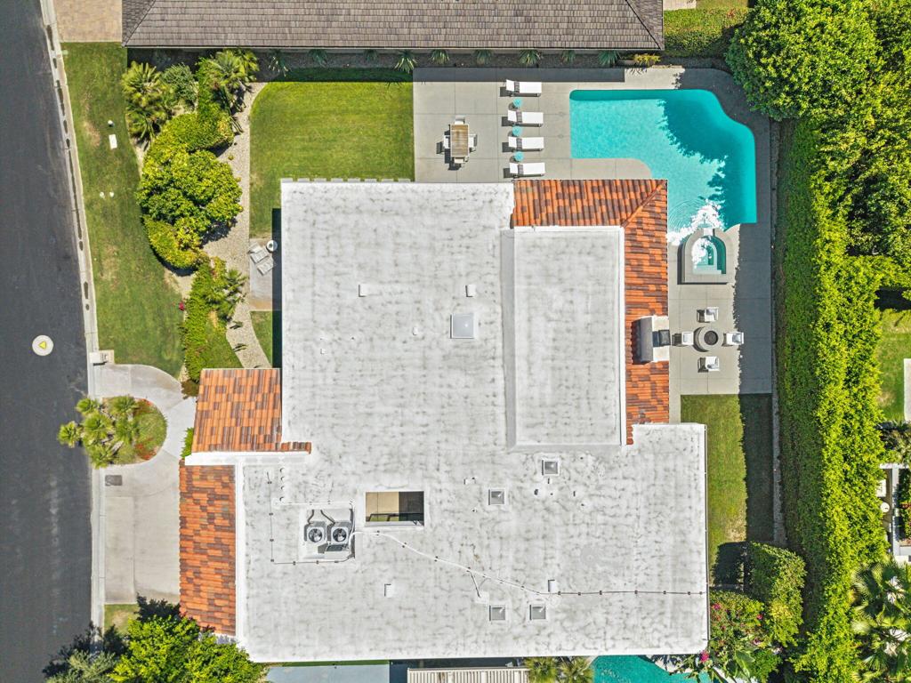 https://media.crmls.org/mediaz/4d813420-0335-473f-9ac7-65561e96abfd.jpg?preset=X-Large