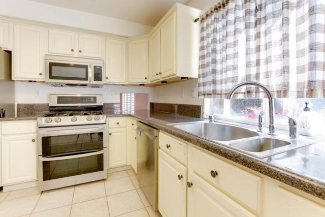 751 La Baig Drive, Hollister CA: https://media.crmls.org/mediaz/4d818738-7613-491b-b0c6-00ab4cb29834.jpg