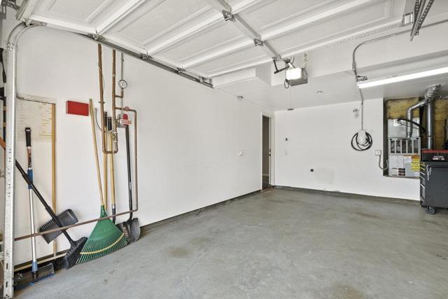 978 Martin Trail, Daly City CA: https://media.crmls.org/mediaz/4d8190db-4697-4cc9-b3d3-4696e8962ce6.jpg