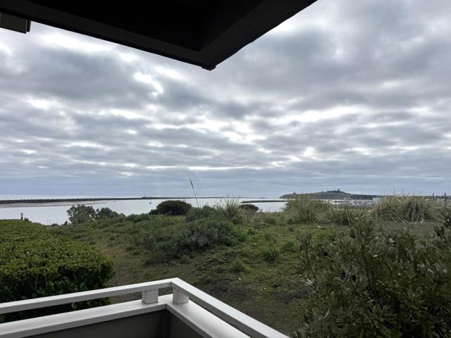 4100 Cabrillo Highway, Half Moon Bay CA: https://media.crmls.org/mediaz/4d81ba42-d367-4226-ae3f-30e181cd422b.jpg