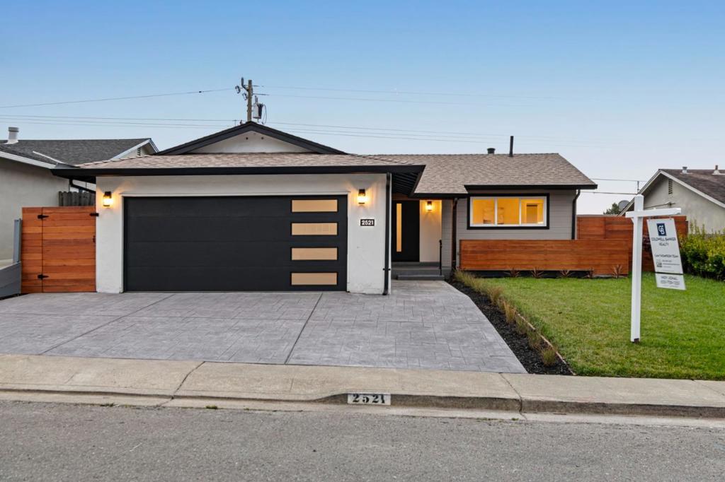 2521 Sherwood Drive