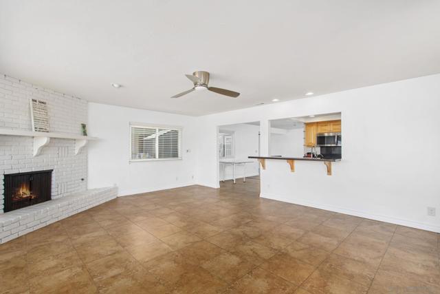 4460 Huggins St, San Diego CA: https://media.crmls.org/mediaz/4d826925-354e-4845-a76b-966992d4451e.jpg