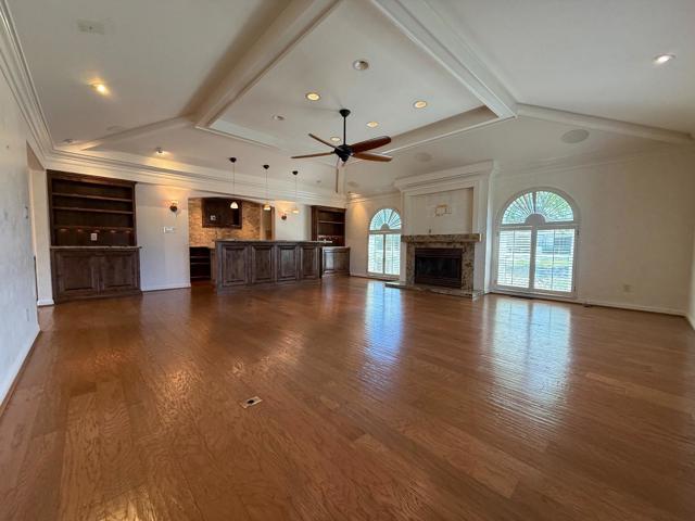 695 San Bruno Way, Salinas CA: https://media.crmls.org/mediaz/4d82843b-75ac-41e8-b92f-30607c968dd9.jpg