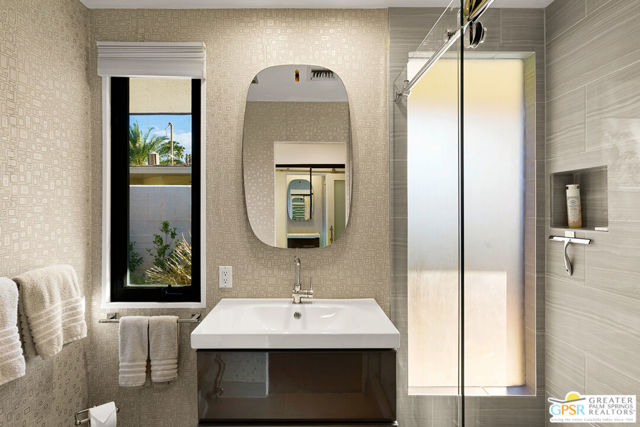 555 W Arenas Road #6, Palm Springs, CA 92262