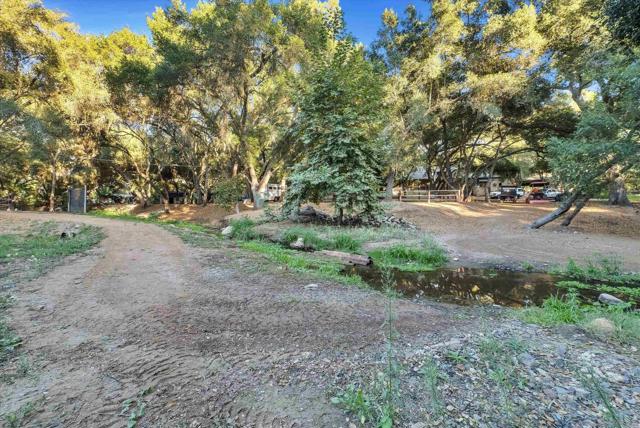 45455 Lorenz Ln, Temecula CA: https://media.crmls.org/mediaz/4d8431e9-5dc5-4277-9611-f34ca51b5a07.jpg