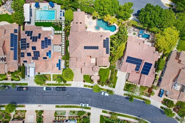 6977 Corte Langosta, Carlsbad CA: https://media.crmls.org/mediaz/4d844b5b-35e1-4e57-b065-19306f80e2fa.jpg