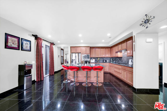 15624 Derrico Lane, Canyon Country CA: https://media.crmls.org/mediaz/4d84ff0b-0201-4178-9a92-e6cabbe00281.jpg