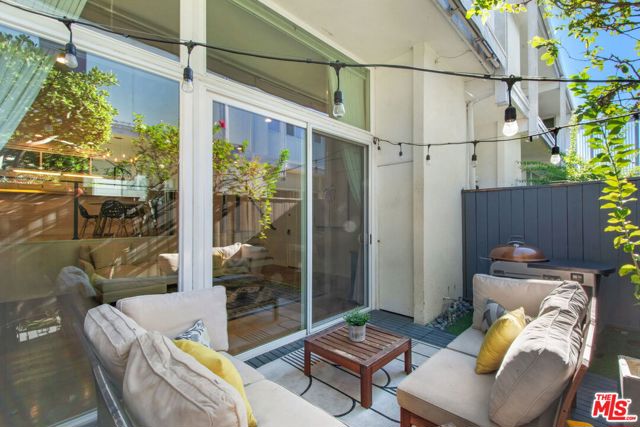 5326 Fairview Boulevard, Los Angeles CA: https://media.crmls.org/mediaz/4d850d9d-1c34-4517-a286-be23ea211b84.jpg