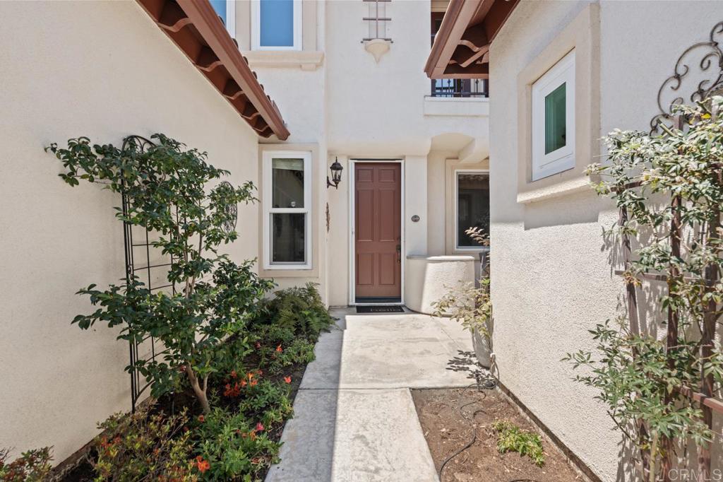 16381 Alipaz Court - photo 4