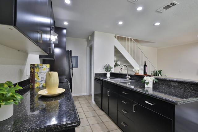 4768 Hatfield Walk, San Jose CA: https://media.crmls.org/mediaz/4d854c8f-d93e-4086-906a-edb7e4c16117.jpg