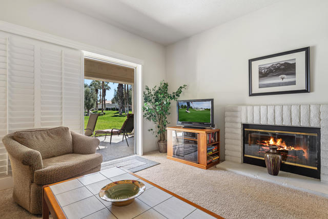 280 Vista Royale W Circle, Palm Desert CA: https://media.crmls.org/mediaz/4d85a198-da25-41e0-a02c-4dcd099e99dd.jpg