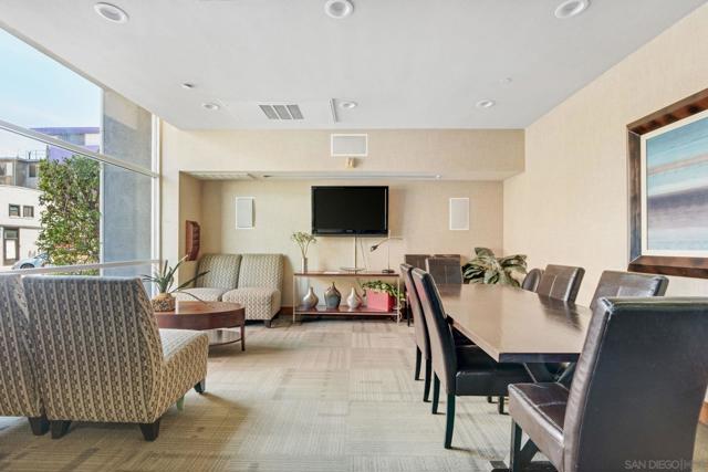 120 Island, San Diego CA: https://media.crmls.org/mediaz/4d85be3a-5ab3-4dc2-bcab-76de0356f1fd.jpg
