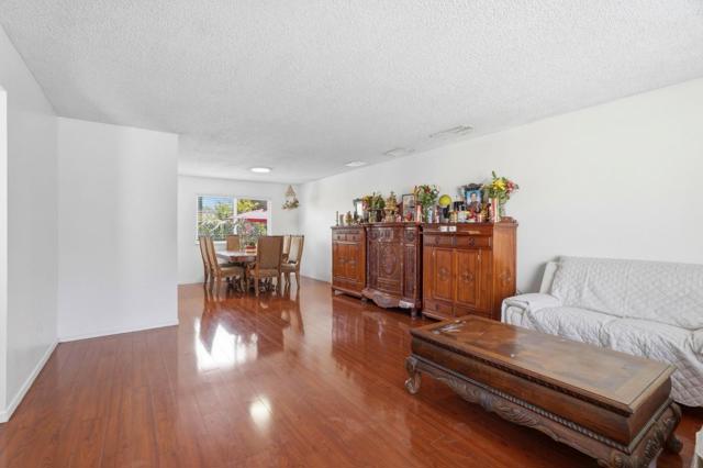 2878 Glen Ascot Way, San Jose CA: https://media.crmls.org/mediaz/4d85dcfc-53be-4a5a-8cda-25c00c00acb5.jpg