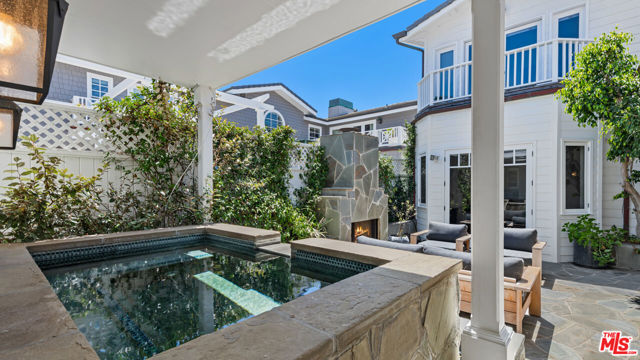 30718 Pacific Coast Highway, Malibu CA: https://media.crmls.org/mediaz/4d86137c-baa0-4cea-a8df-d460075bfb4c.jpg