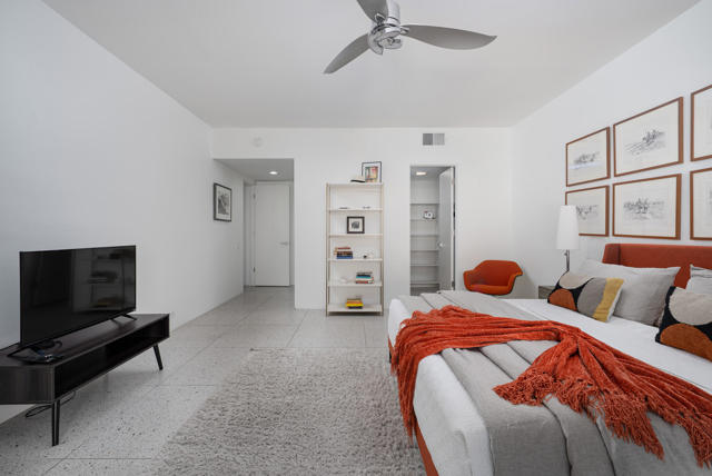 519 Desert Lakes Drive, Palm Springs CA: https://media.crmls.org/mediaz/4d86d2bd-01e5-4922-aab0-48b11f31e524.jpg
