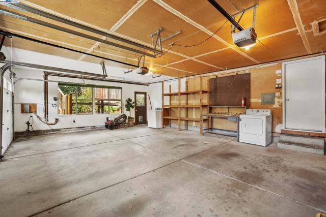 643 Contada Cir, Danville CA: https://media.crmls.org/mediaz/4d86e403-7de2-4f1f-9d5f-c3a746d41790.jpg