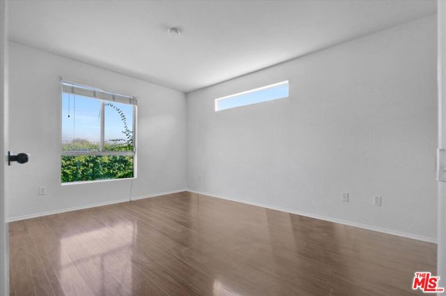 2279 Santa Ana Boulevard, Los Angeles CA: https://media.crmls.org/mediaz/4d871307-dc70-48e4-bea0-aa609b0b3eae.jpg