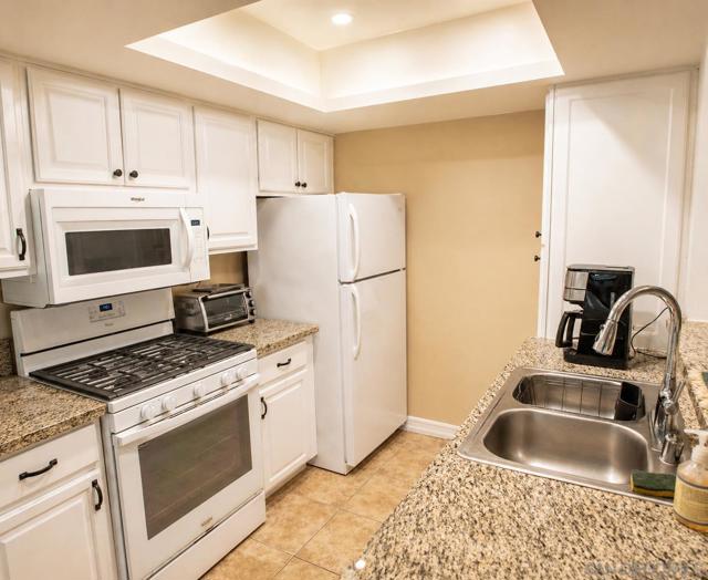 4205 Ohio St, San Diego CA: https://media.crmls.org/mediaz/4d8716af-0ed1-4614-8a08-0b7aaee3844a.jpg
