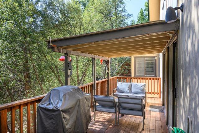 18861 Lookout Drive, Twain Harte CA: https://media.crmls.org/mediaz/4d89971e-f0ae-4165-9f4f-ed373a054a08.jpg