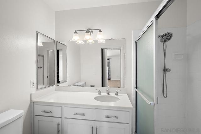 701 Kettner Blvd, San Diego CA: https://media.crmls.org/mediaz/4d89acec-a850-41ee-a10f-9439affa6896.jpg