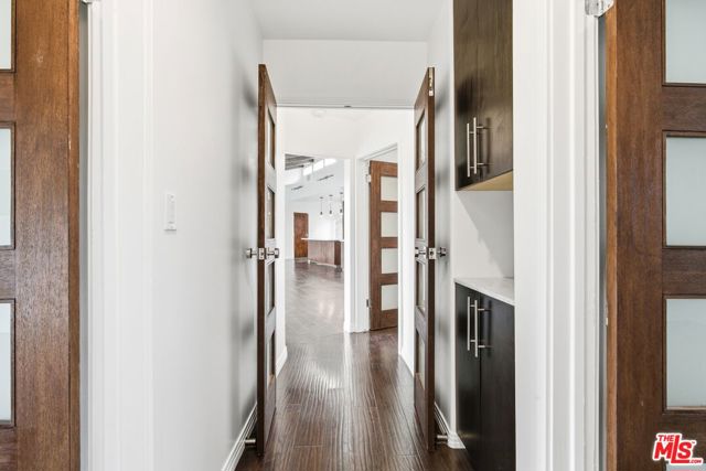 3476 Troy Drive, Los Angeles CA: https://media.crmls.org/mediaz/4d89c46e-a399-41af-a48a-4c980ca7ebb7.jpg