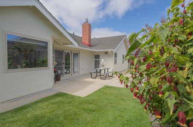 1121 Palo Alto Way, Salinas CA: https://media.crmls.org/mediaz/4d8a28ee-26c9-4780-89a5-59dbf88a378c.jpg