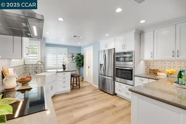 4332 Terra Granada Dr, Walnut Creek CA: https://media.crmls.org/mediaz/4d8a2b19-d851-4295-b17f-c3f91b482fba.jpg