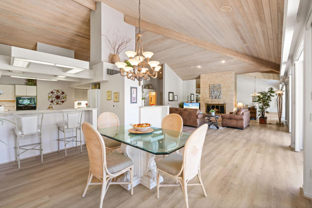 212 S Kavenish Drive, Rancho Mirage CA: https://media.crmls.org/mediaz/4d8c1661-9a06-494d-bdc5-72cfcf915493.jpg