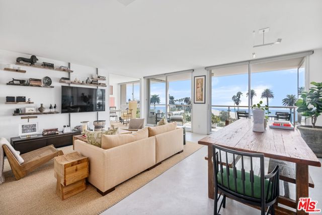 201 Ocean Avenue, Santa Monica CA: https://media.crmls.org/mediaz/4d8c7750-e723-4167-94bc-30ccd6a16555.jpg
