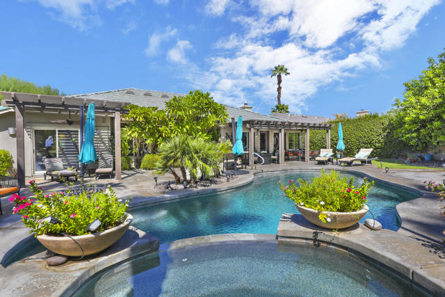 58 Sutton Place E, Palm Desert, CA 92211