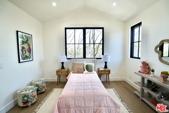 1441 S Oakhurst Drive, Los Angeles CA: https://media.crmls.org/mediaz/4d8d2826-8c96-413e-8a9b-fd19e5e19b59.jpg