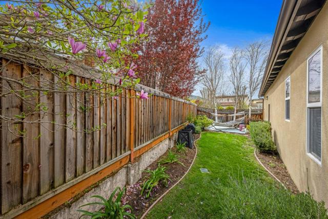 2555 Muirfield Way, Gilroy CA: https://media.crmls.org/mediaz/4d8dac76-a425-4a19-ae46-2d6f0a8ff6da.jpg