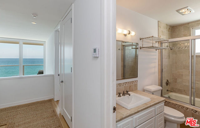 21250 Pacific Coast Highway photo 26