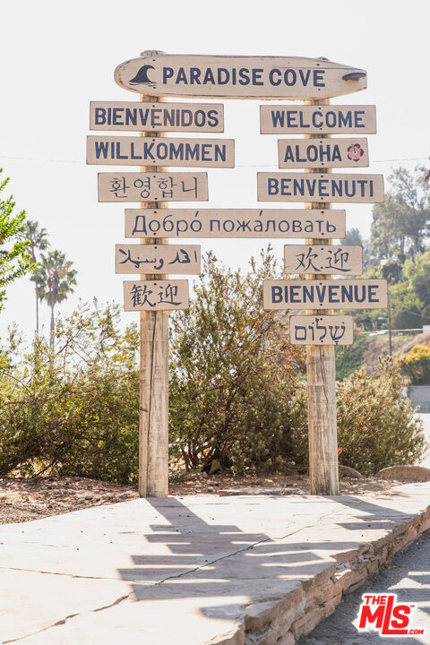 43 Paradise Cove Road, Malibu CA: https://media.crmls.org/mediaz/4d8e0ef4-5d14-4ccb-9d6a-cd89455a6964.jpg