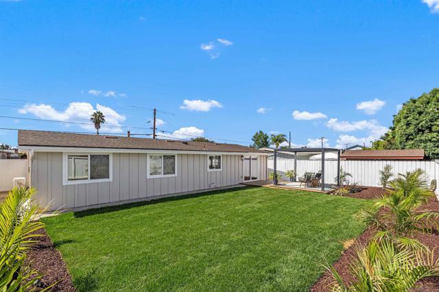 5284 Winthrop St, San Diego CA: https://media.crmls.org/mediaz/4d8e4c85-94e7-4182-9db8-888f5fdbcbbd.jpg
