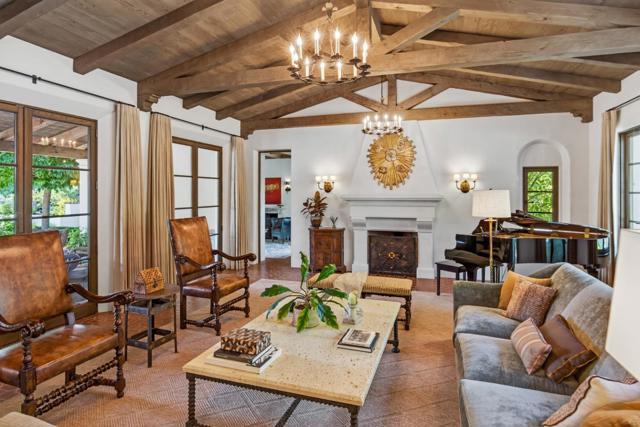 180 Farm Road, Woodside CA: https://media.crmls.org/mediaz/4d8e5cb2-9ad7-4d19-9170-1aee9504ec57.jpg