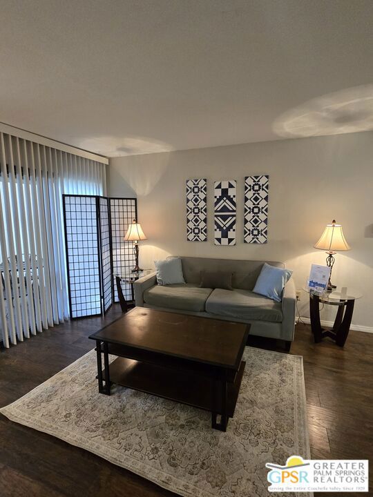 2810 N Arcadia Court, Palm Springs CA: https://media.crmls.org/mediaz/4d8ed97c-8f74-4f65-b801-7b946892aa2b.jpg