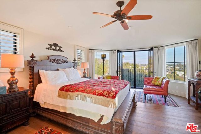 29549 Harvester Road, Malibu CA: https://media.crmls.org/mediaz/4d8edcf7-ccc9-41a6-af0c-50cfac3da901.jpg