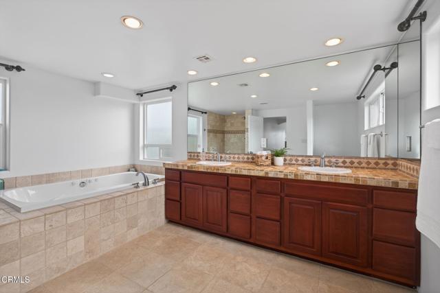 Detail Gallery Image 36 of 57 For 264 Hollywood Bld, Oxnard,  CA 93035 - 4 Beds | 3 Baths