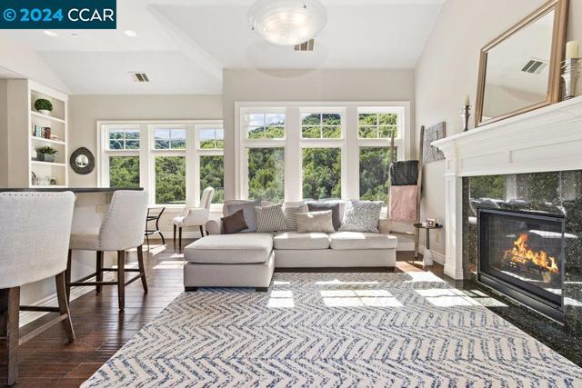 8 Julianna Court, Moraga CA: https://media.crmls.org/mediaz/4d8fb2ce-cabb-4c56-92a3-858efbbee471.jpg