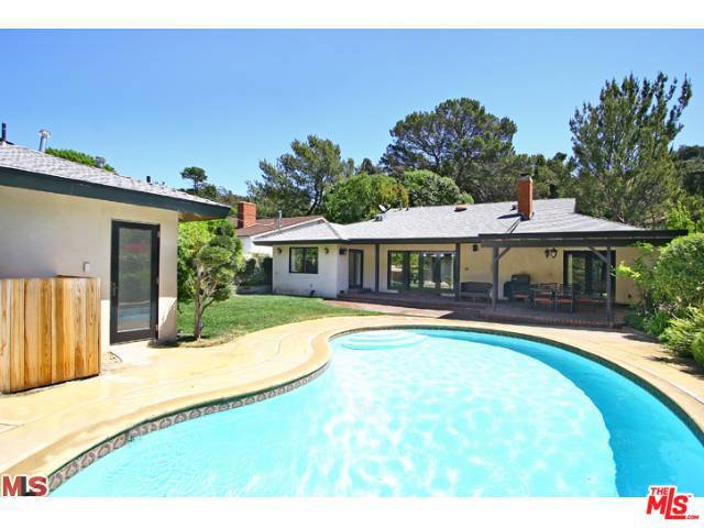 2001 COLDWATER CANYON Drive