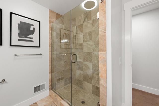 21 Valley Oak Street, Portola Valley CA: https://media.crmls.org/mediaz/4d91b22c-e227-4649-9956-c4fe99befdf7.jpg