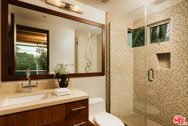 2643 34th Street photo 27