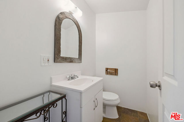 11819 Juniette Street, Culver City CA: https://media.crmls.org/mediaz/4d965731-7de2-4c74-a004-ca985ff0e185.jpg