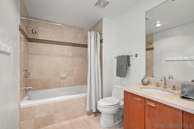 1205 Pacific Hwy, San Diego, California 92101, 1 Bedroom Bedrooms, ,1 BathroomBathrooms,Condominium,For Sale,Pacific Hwy,240014226SD