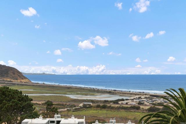 13208 Caminito Mar Villa, Del Mar CA: https://media.crmls.org/mediaz/4d974282-145e-4cc3-9788-3856365d526e.jpg