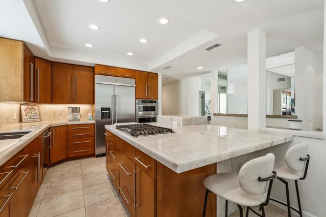75301 Montecito Drive, Indian Wells CA: https://media.crmls.org/mediaz/4d98a797-6371-49db-876a-8de9fa09e2a4.jpg