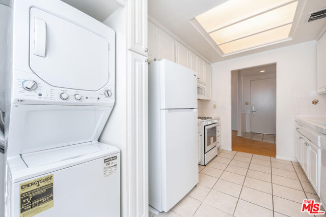 6922 Knowlton Place, 103 photo 11